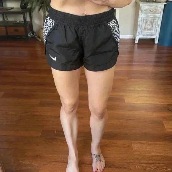 Nike run shorts - Picture 1 of 5